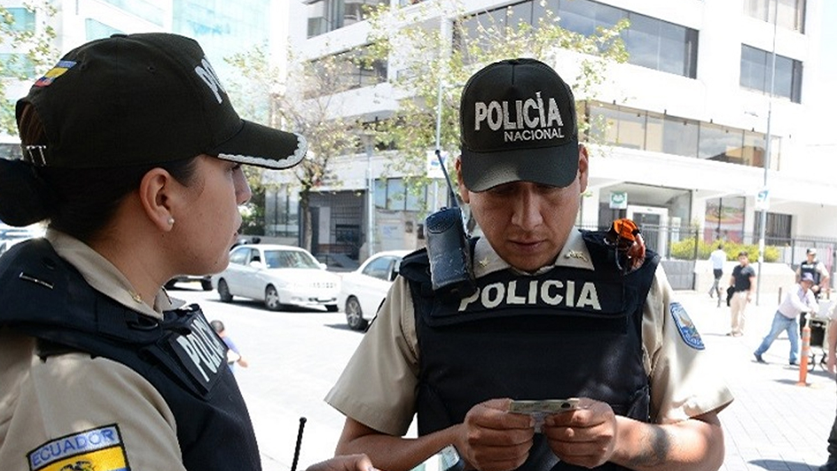 इक्वेडर प्रहरीद्वारा ३.५ टन कोकिन बरामद